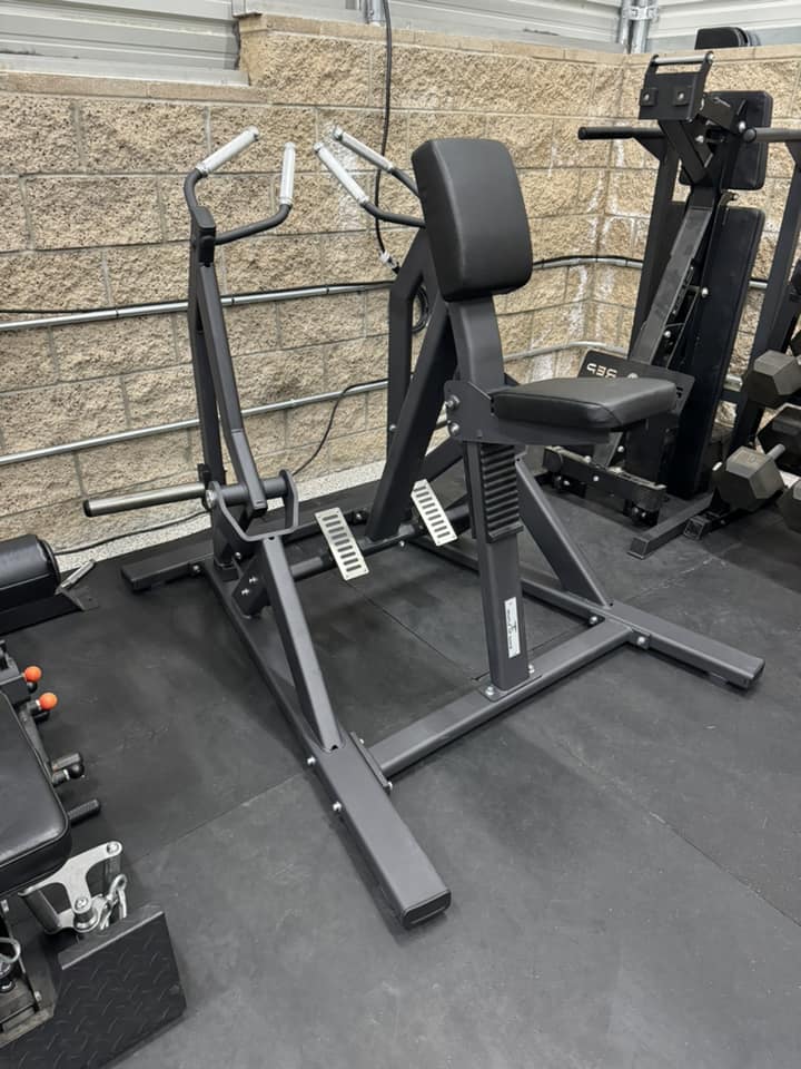 PLATE-LOADED ISO-LATERAL ROWING MACHINE – Temple of Gainz
